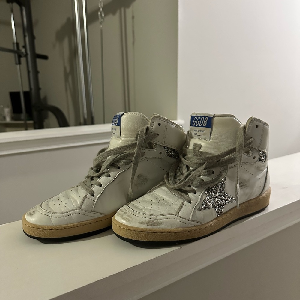 Golden Goose Sky Star Sneaker in White SIZE 37